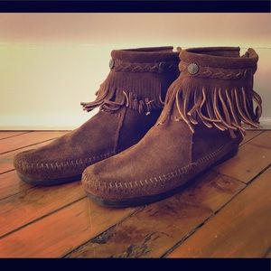 Minnetonka Hi-Top with fringe